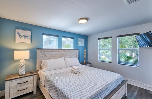 Parkside Apartment | Blue breeze Hollywood beach blvd, w/ KING Bed