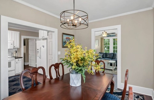 Lexington House | Blue Bungalow | 2BR 1BA | Lexington