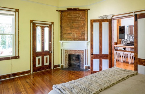 Fifeville House | Blue Bungalow | 4 Bed, 2 Bath