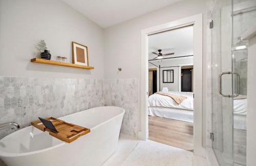Shady Acres House | Blue Bungalow In Houston Heights! Walkable to Popular Bars