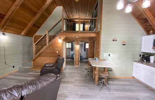 Winter Cabin | Blue Bungalow on Lake Winter 4 seasons of family fun: Fish/ATV/Snowmobile/Relax