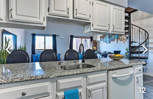 Vernon Condo | Blue Cactus