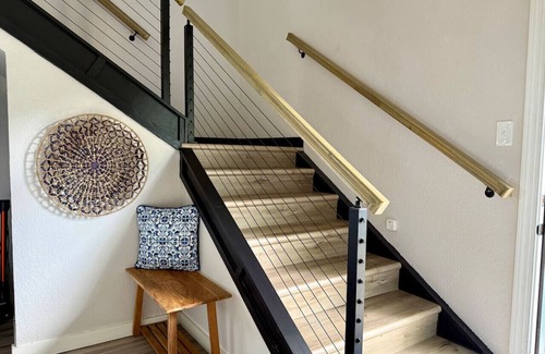 Argyle House | Blue Casita - So close to I-35W!