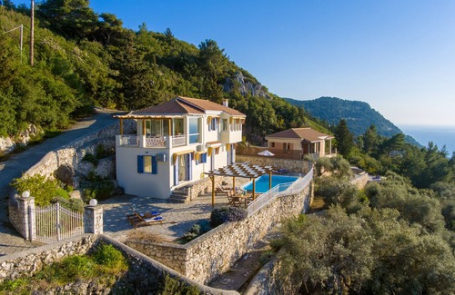 Tsoukaladhes Villa | Blue Chill Villa, where summer dreams come true! Magnificent view and location!