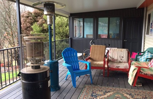 Tumbarumba Cottage | Blue Cockatoo - Humble Home Peaceful View