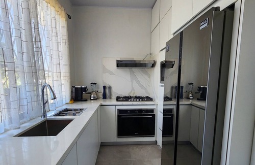 Jimenez Cottage | Blue cottage 3 bedroom and wify