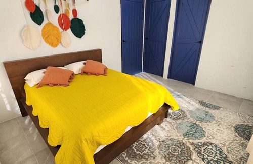 Jimenez Cottage | Blue cottage 3 bedroom and wify