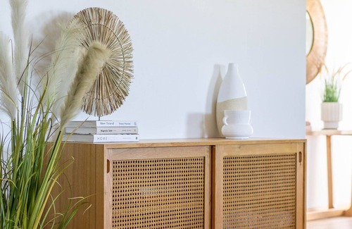Alonnah House | Blue Cottage Bruny Island, ALONNAH, fabulous water views, wood heater, near Pub