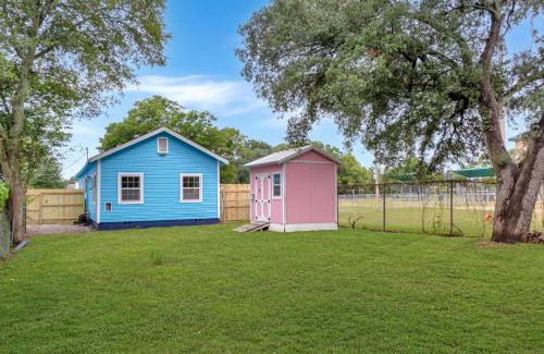 South Pensacola House | Blue Cottage, Close to Downtown & Bases!