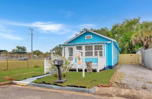South Pensacola House | Blue Cottage, Close to Downtown & Bases!