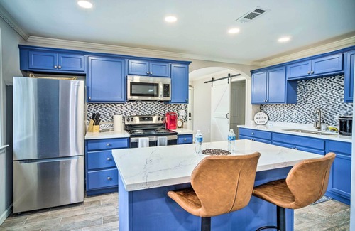 Highlands - Perkins House | 'Blue Cottage in the Bayou' w/Private Yard!