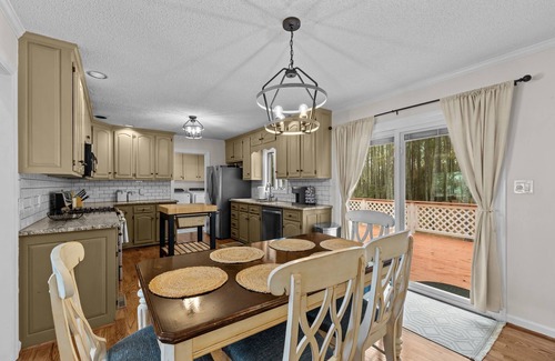 South River House | Blue Crab Shores: Waterfront Oasis with Stunning Views & Endless Possibilities