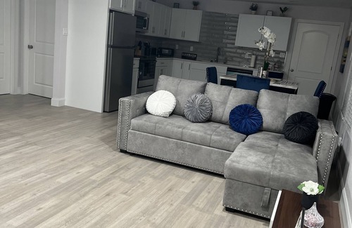 Southeast Houston House | Blue Crush near Downtown