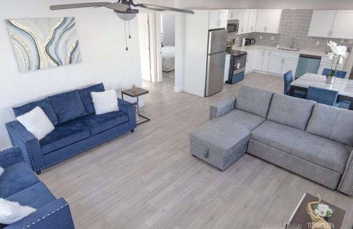 Southeast Houston House | Blue Crush near Downtown