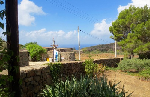 Pantelleria Villa | Blue Dammuso