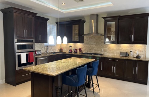 Nassau House | Blue Diamond Luxury Estate, Your Tranquil Oasis in The Bahamas!