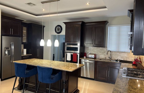 Nassau House | Blue Diamond Luxury Estate, Your Tranquil Oasis in The Bahamas!