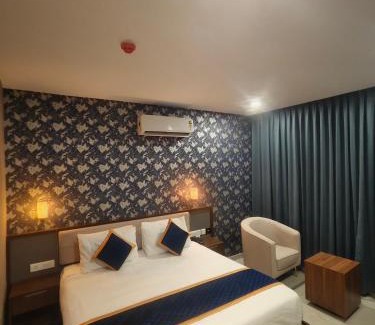 Perintalmanna Hotel | Blue Diamond Residency