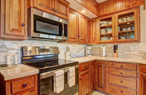 Canyon Lake Condo | Blue Diamond Retreat by RedAwning