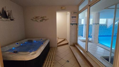 Stobrec Apartment | Blue Dolphin Apartment - Private indoor Pool, Jacuzzi, Garden