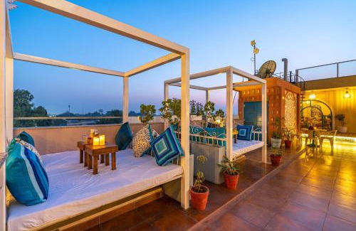 Bundi House | Blue Door