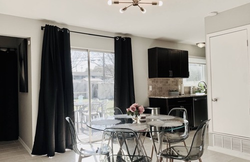 San Antonio House | Blue-Door @Maywood - Modern Spaces