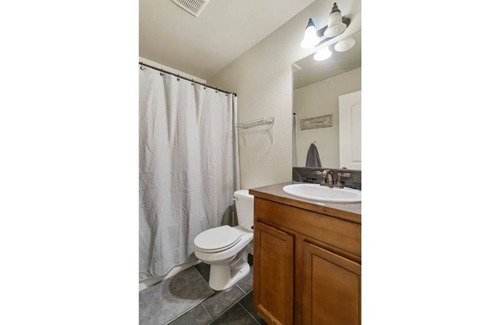 Fort Lewis House | Blue Door Oasis, cozy 3 bedroom, 2 bathroom home