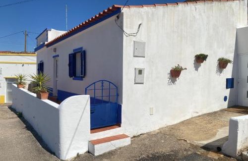 Fonte do Penedo House | Blue Dragon River House