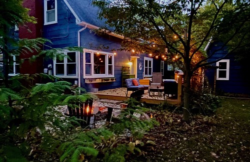 Yellow Springs House | Blue Dream in Yellow Springs: hot tub, sauna, fireplace. Near downtown.