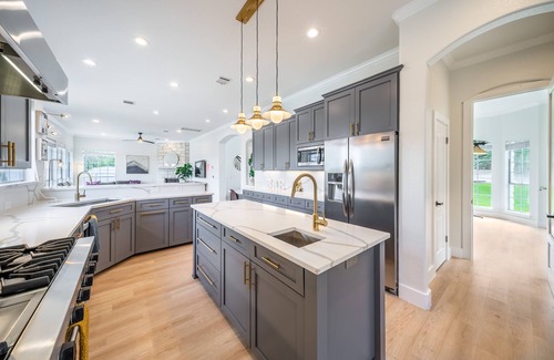 West Oak Hill House | Blue Dreams ATX l Pool Spa Firepit l 12 Min Dtown