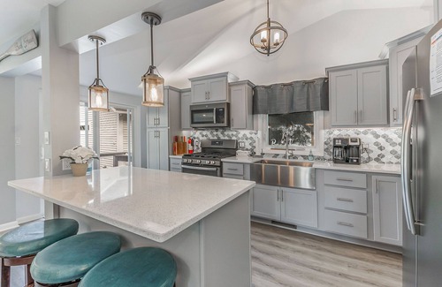 Bluffton Cottage | Blue Dune: A Dreamy Beach Cottage On The Muskegon Channel