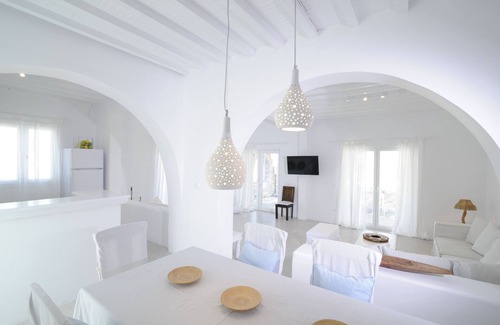 Kalafatis House | Blue Eye Grand Villa Mykonos