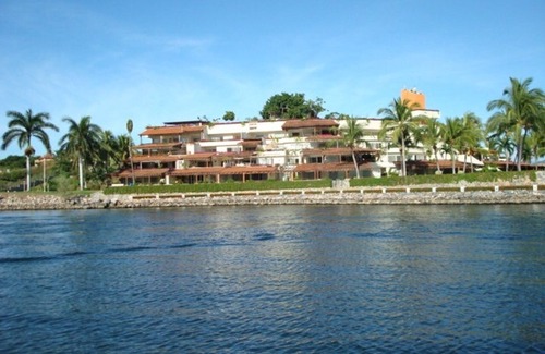 Ixtapa Apartment | Blue Flag Certified Beach, Marina, Golf, Sports, Gastronomy and Romance Relax
