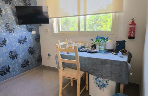 Scordia Bed & Breakfast | Blue Flowers Room