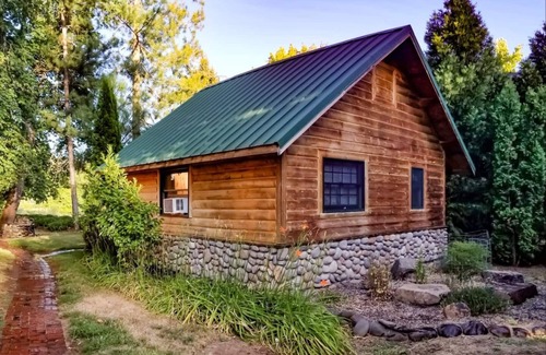 Eagle Point Cottage | Blue Gate Cottage on the Rogue River