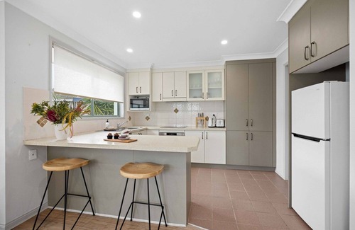 Lake Cathie Apartment | Blue Gum Apt 4 - walk to lake, beach, shops