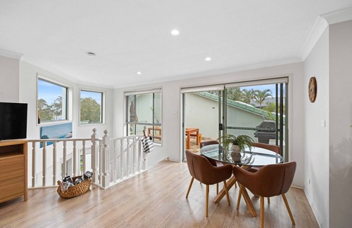 Lake Cathie Apartment | Blue Gum Apt 4 - walk to lake, beach, shops