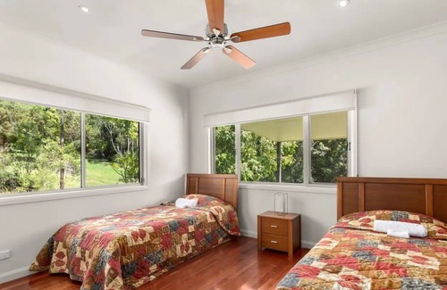Sherwood House | Blue Gum Cottage-Bush and Beach Experience