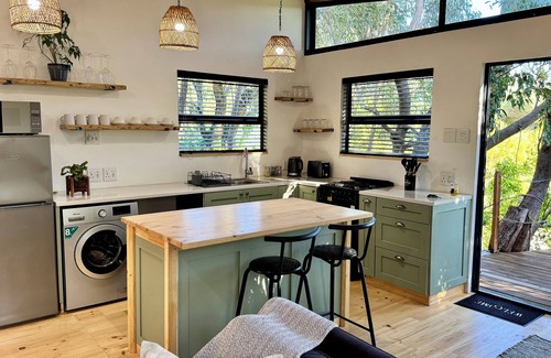 Flora Park Cottage | Blue Gum Tree Cottage