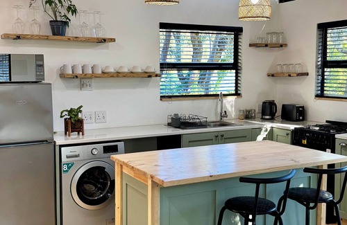 Flora Park Cottage | Blue Gum Tree Cottage
