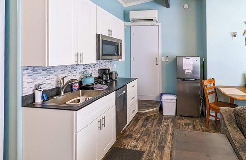 Port Angeles Apartment | Blue Harbor Cozy, Well-Equipped Studio Remodel