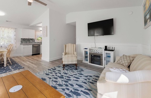 Colington Harbour House | Blue Harbour Haven: Pool Access | Pet-Friendly