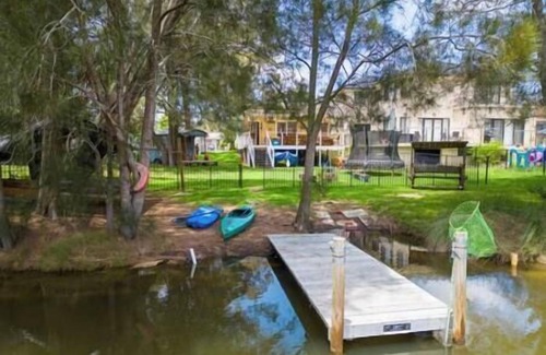Charmhaven House | Blue Haven Gypsy Paradise - Cottage plus caravans