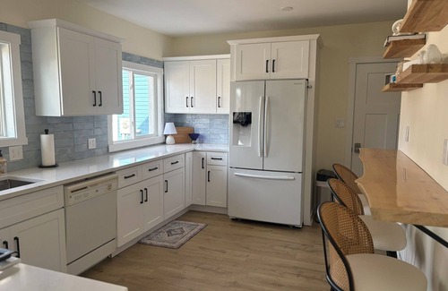 Newaygo House | Blue Haven Inn - Hess Lake Lakefront- Hot Tub, Kayaks, Central AC