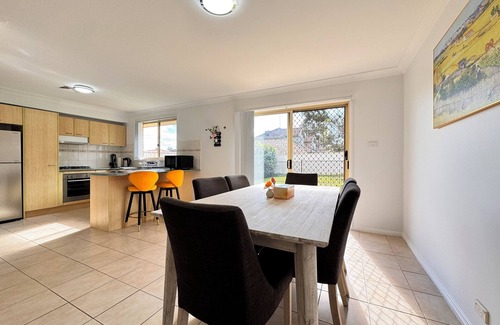 Glenmore Park House | Blue Haven Retreat - Gloremore Park Centre