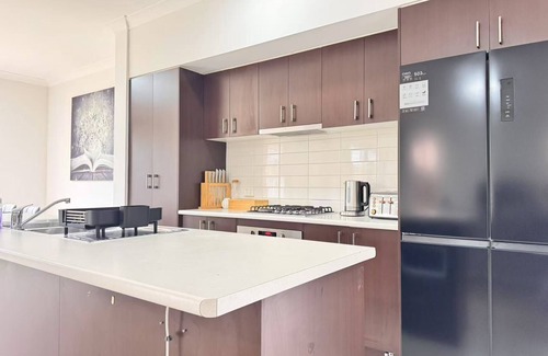 Penrith Villa | Blue Haven Retreat - Thornton Central 60