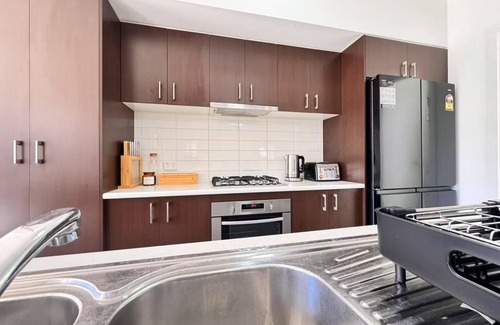 Penrith Villa | Blue Haven Retreat - Thornton Central 60