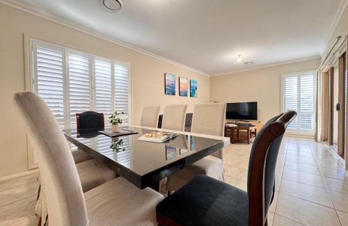 Penrith Villa | Blue Haven Retreat - Thornton Central 34