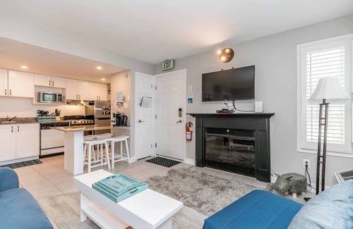Craigleith Condo | Blue Heart Mountain Studio Dream: Newly Renovated, Clean, Next to the Hills