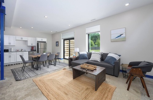 South Haven Condo | Blue Heaven #2 condo close to beach and town